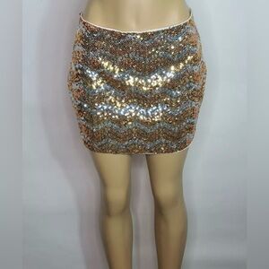 2b bebe Gold & Silver Zig Zag Sequin Basic Mini Skirt  Size Large